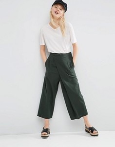 Фактурная укороченная юбка-шорты с запахом ASOS - Зеленый
