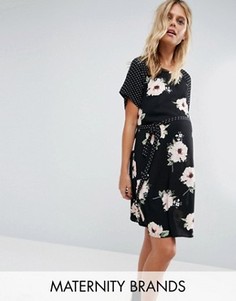 Платье с цветочным принтом и поясом New Look Maternity - Черный