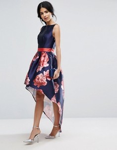 Сатиновое платье 2 в 1 с цветочным принтом Chi Chi London - Темно-синий