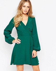 Короткое приталенное платье с запахом спереди ASOS - Зеленый