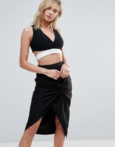 Wal G Cross Front Crop Top - Черный