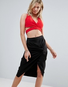 Wal G Cross Front Crop Top - Красный