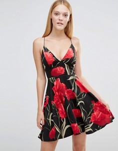 Короткое приталенное платье с глубоким вырезом спереди и принтом роз AX Paris - Черный
