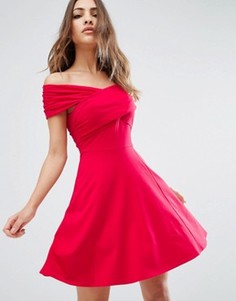 Короткое приталенное платье со спущенными плечами ASOS - Красный