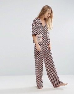 Атласный пижамный комплект с рубашкой и брюками с принтом ASOS PREMIUM - Мульти