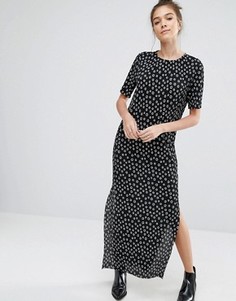 Платье-футболка в горошек с плиссировкой Glamorous - Черный