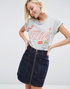 Футболка с принтом нашивок Coca Cola ASOS - Мульти