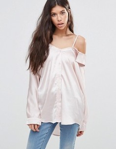 Атласная блузка с вырезами на плечах Boohoo - Розовый