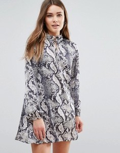 Платье-рубашка с принтом змеиной кожи QED London - Черный