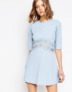 Короткое приталенное платье с кружевными вставками ASOS - Синий