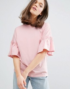 Трикотажный топ с оборкой Monki - Розовый