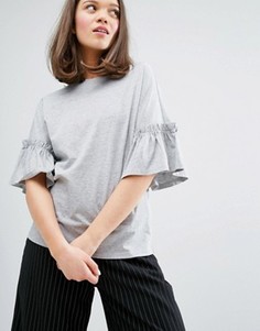 Трикотажный топ с оборкой Monki - Серый
