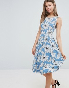 Приталенное платье с пестрым принтом Sugarhill Boutique - Синий