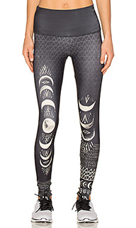 High rise graphic legging - onzie