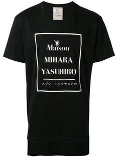 футболка с принтом с логотипом Maison Mihara Yasuhiro
