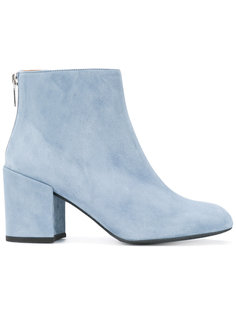 round toe boots Stuart Weitzman