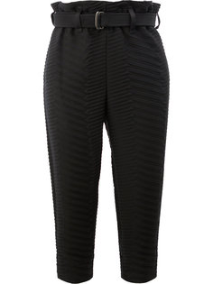 укороченные стеганые брюки с узором-елочкой Issey Miyake