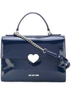 лакированная сумка на плечо Love Moschino