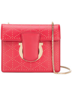 сумка через плечо с заклепками Gancio  Salvatore Ferragamo