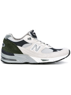 side logo trainers New Balance