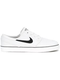 side logo trainers Nike