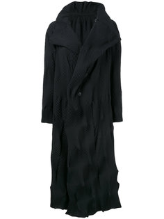pleated zigzag coat  Issey Miyake