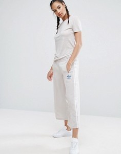 Бежевая юбка-брюки с тремя полосками adidas Originals Nyc - Бежевый