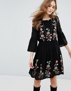 Платье с цветочной вышивкой и рукавами клеш Vero Moda - Мульти