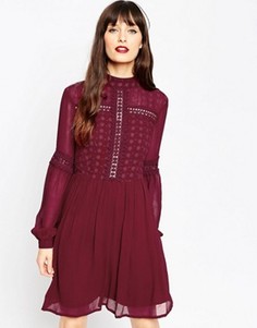 Короткое приталенное платье ASOS Victoriana - Красный
