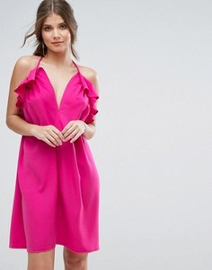 Платье с глубоким вырезом, рюшами и завязкой на шее Boohoo - Розовый