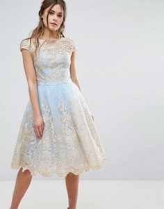Платье миди из премиум-кружева цвета металлик Chi Chi London - Синий