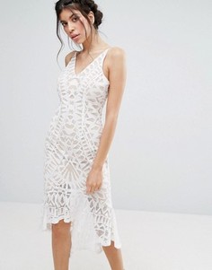 Кружевное облегающее платье с баской по низу Love Triangle - Белый