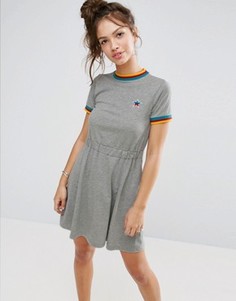 Короткое приталенное платье с разноцветным кантом ASOS - Серый