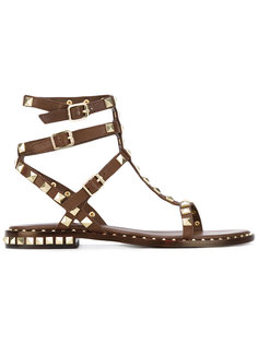 Poison sandals Ash