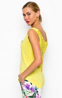 Желтая майка с ажурной вставкой Guess