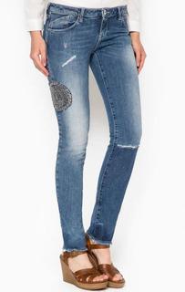 Синие джинсы скинни с нашивками и потертостями Armani Jeans
