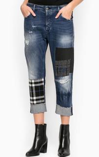 Рваные джинсы с нашивками и принтом Replay