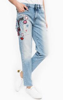 Рваные джинсы с нашивками Gas