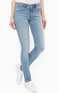 Светло-синие зауженные джинсы Wrangler