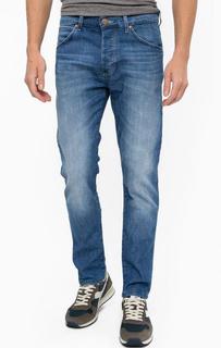 Джинсы на болтах с заломами Wrangler