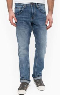 Прямые джинсы с заломами и потертостями Mustang