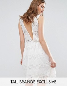 Платье без рукавов с кружевной кромкой Y.A.S Tall - Белый