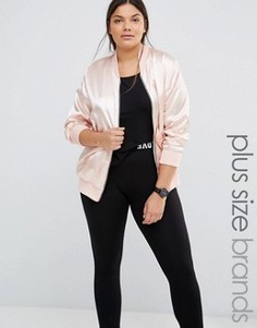 Атласная куртка‑пилот Boohoo Plus - Розовый