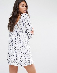 Свободное платье с длинными рукавами и цветочным принтом Billabong - Белый