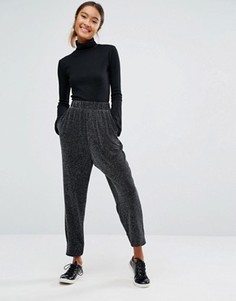 Блестящие узкие брюки Monki - Черный