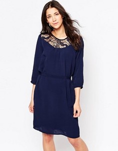 Цельнокройное платье с поясом и кружевной кокеткой Ichi - Темно-синий