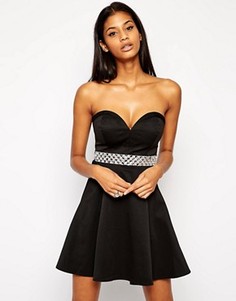 Платье для выпускного с украшенным поясом и вырезом сердечко Lipsy - Черный