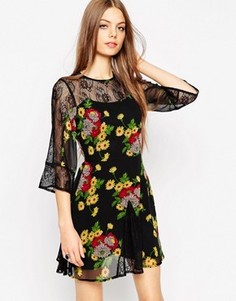 Приталенное платье с кружевной вставкой и цветочным принтом ASOS - Мульти