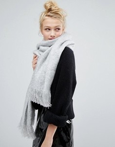 Oversize-шарф с бахромой Monki - Серый