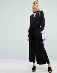 Брюки с широкими штанинами, свободной талией и поясом Fashion Union - Черный